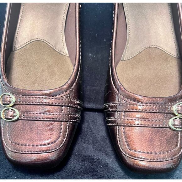 Kate Ann Copper-toned Low-heeled Closed-toe Style Shoe 7.5M - Picture 4 of 9